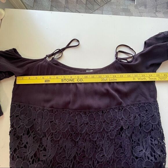 Andree by Unit Navy Cold Shoulder Battenburg Lace Top - Picture 5 of 8